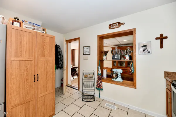 $250,000 | 4020 South Lynhurst Drive, Indianapolis, IN 46221