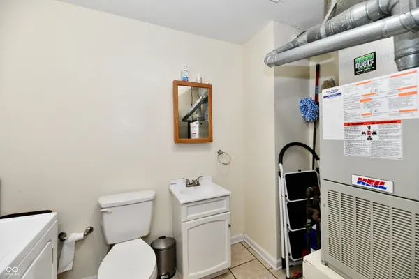 $250,000 | 4020 South Lynhurst Drive, Indianapolis, IN 46221