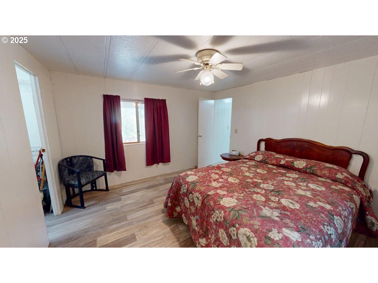 95607 Jerry's Flat Road Gold Beach, OR 97444 - Photo 12 of 36 Owner's Suite Bedroom