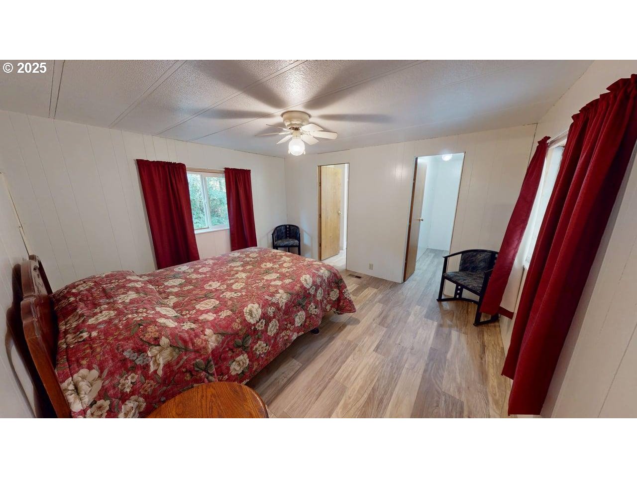 95607 Jerry's Flat Road Gold Beach, OR 97444 - Photo 13 of 36 Owner's Suite Bedroom