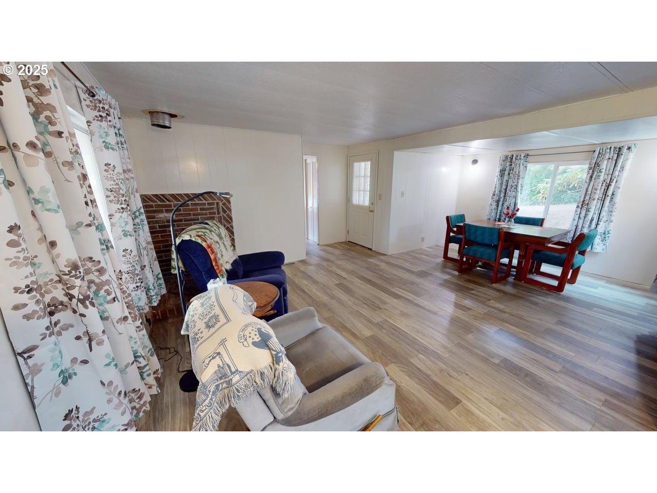 95607 Jerry's Flat Road Gold Beach, OR 97444 - Photo 7 of 36 Living Room/Dining Room