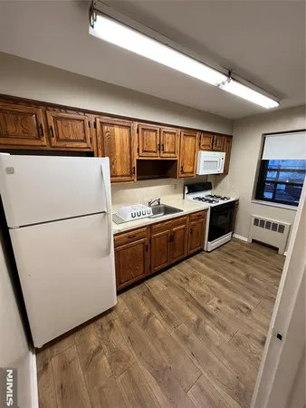 $1,795 | 2337 Hudson Terrace, Unit C19, Fort Lee, NJ 07024