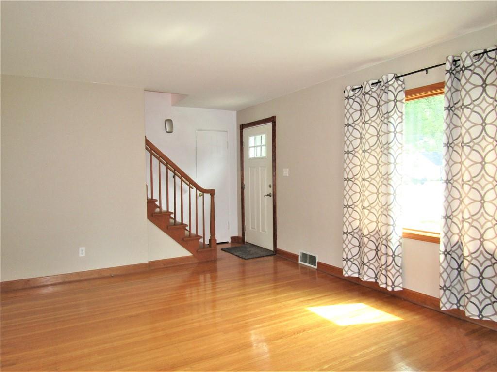 6402 Maple Drive Indianapolis, IN 46220 - Photo 5 of 38