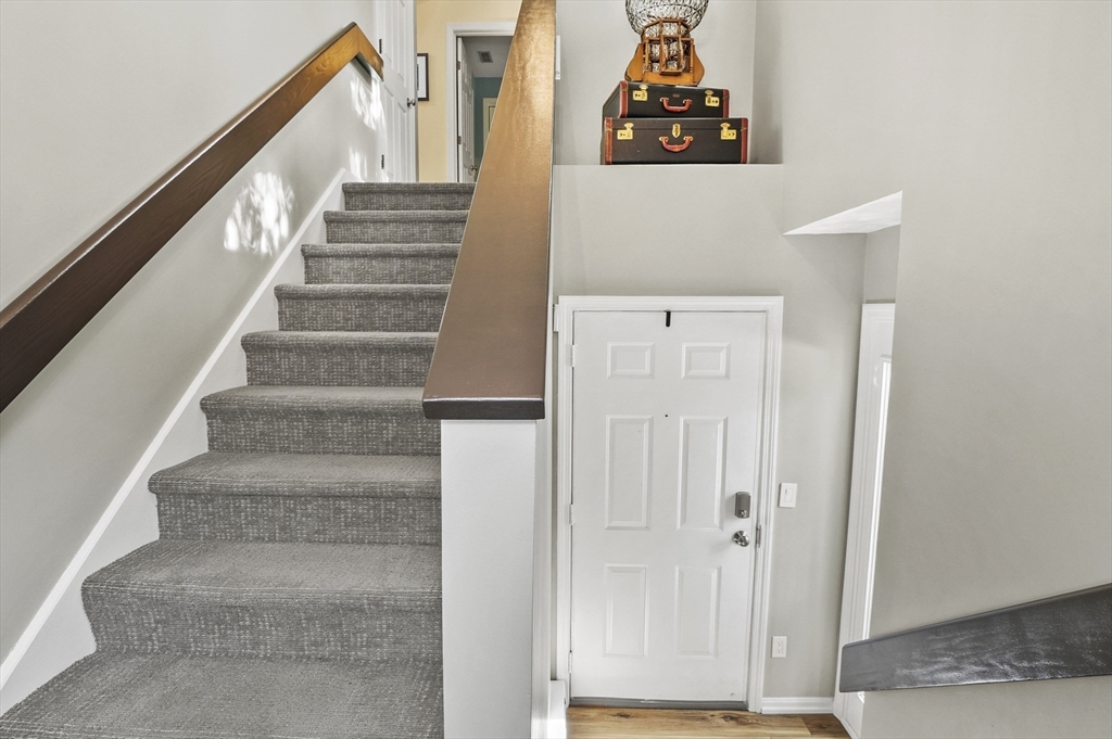 39 Pointe Rok Drive, Unit 39 Worcester, MA 01604 - Photo 5 of 42 Gallery Image 5