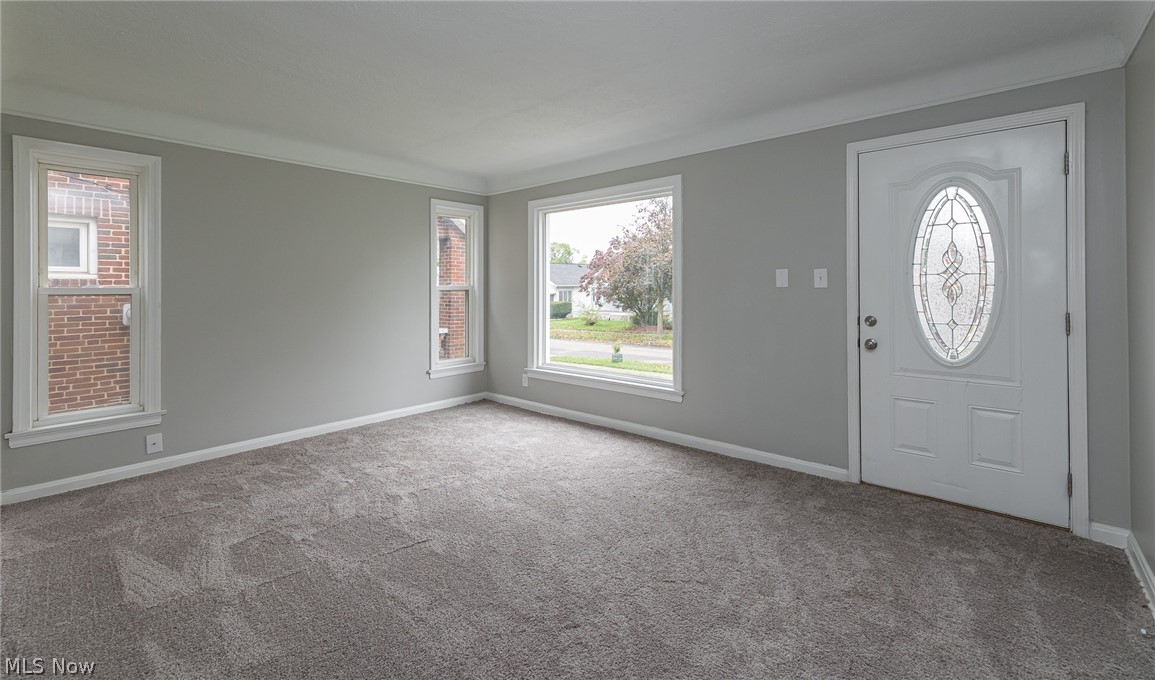 4615 Burleigh Road Cleveland, OH 44125 - Photo 4 of 27