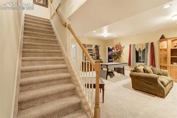 a view of entryway and hall