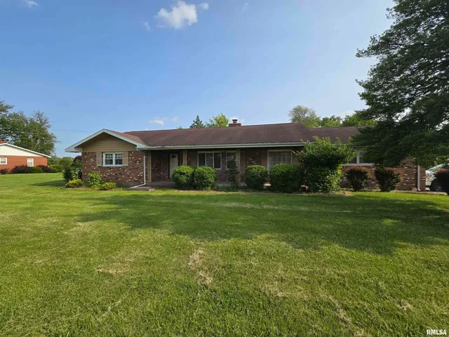 $155,900 | 405 Westhaven Drive, Centralia, IL 62801