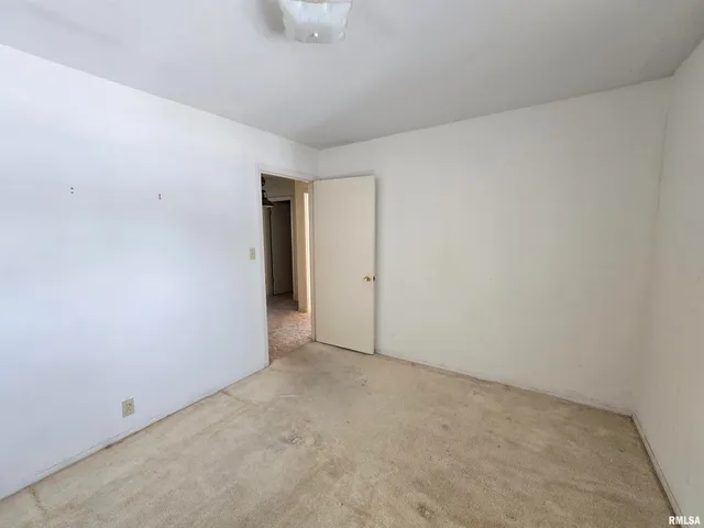 $155,900 | 405 Westhaven Drive, Centralia, IL 62801