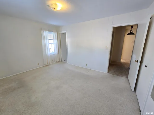 $155,900 | 405 Westhaven Drive, Centralia, IL 62801