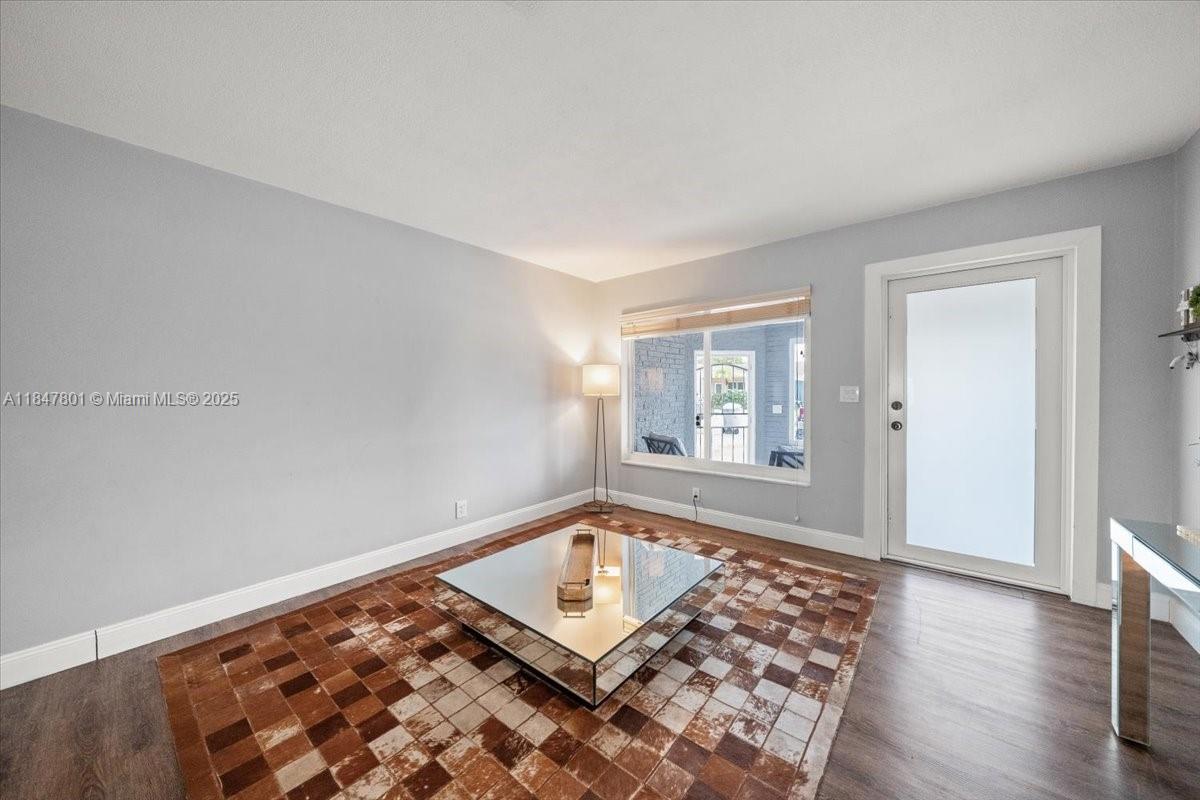3751 Northeast 16th Avenue Pompano Beach, FL 33064 - Photo 6 of 41 a view of a living room