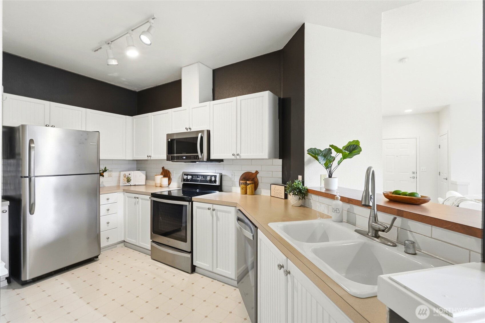 1500 South 18th Street, Unit P201 Renton, WA 98055 - Photo 9 of 28 Gallery Image 9