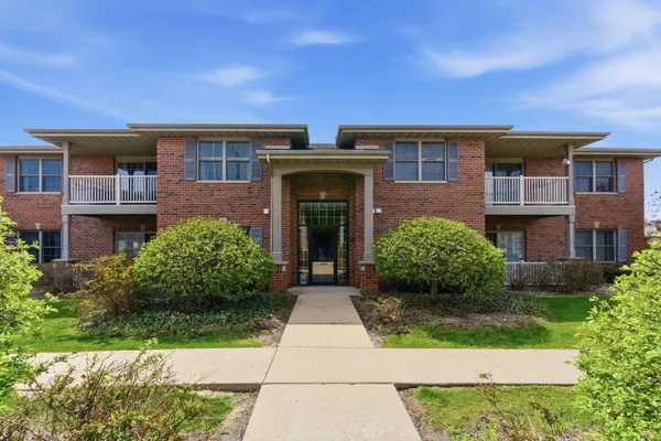 $239,999 | 644 Cambridge Court, Unit 2A, Munster, IN 46321