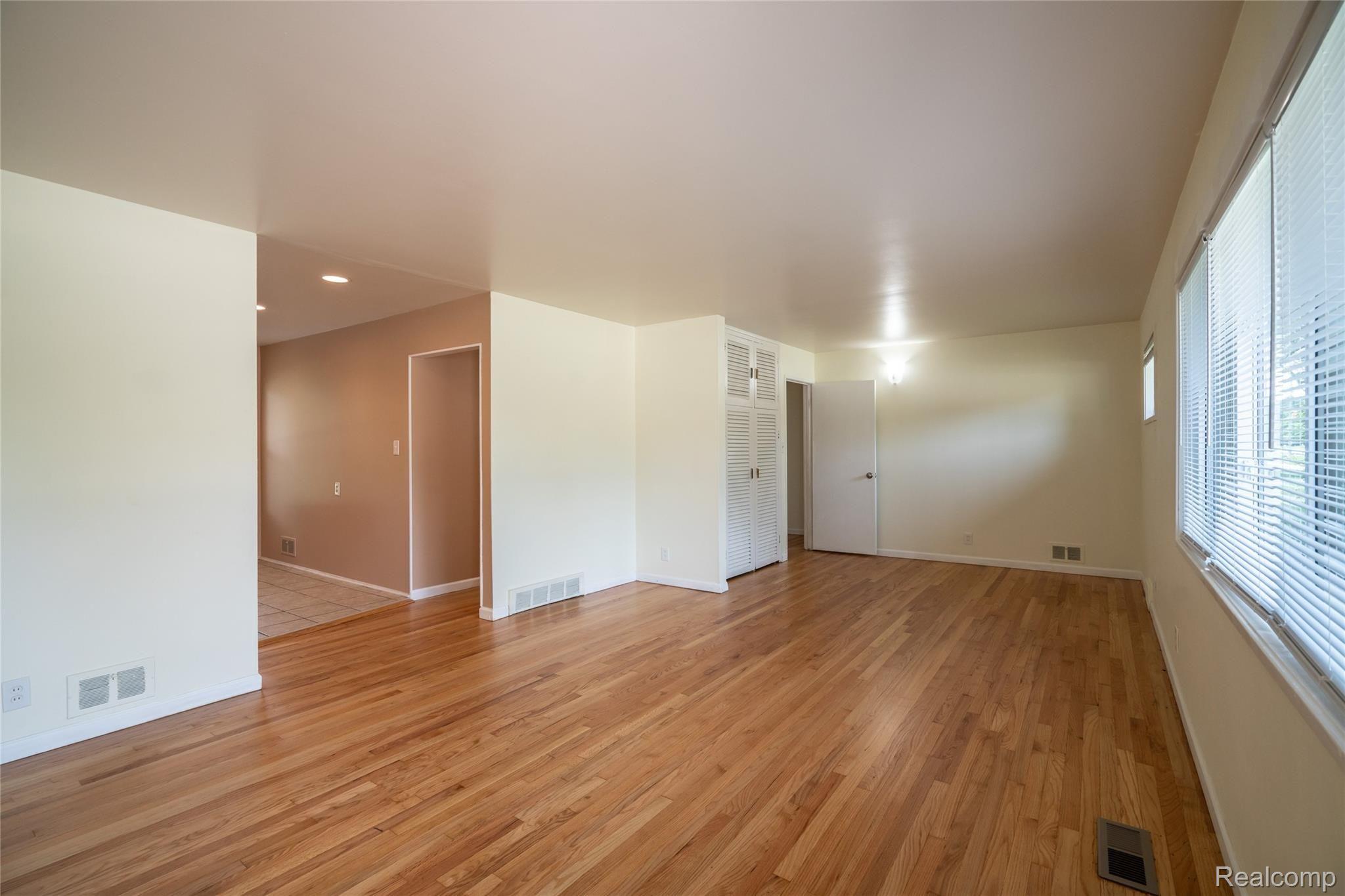 21908 Evergreen Road Southfield, MI 48075 - Photo 11 of 32 Evergreen-8.jpg
