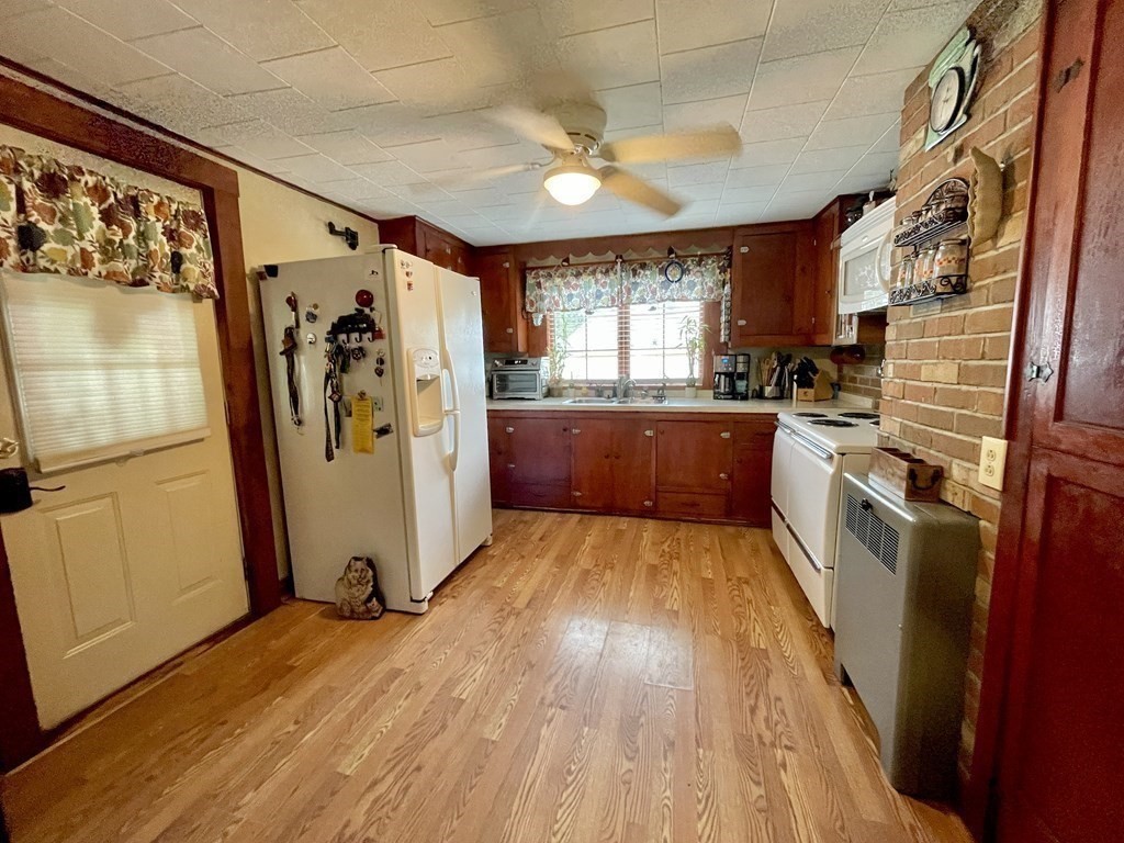 5 Chester Avenue Ware, MA 01082 - Photo 8 of 28 Gallery Image 8