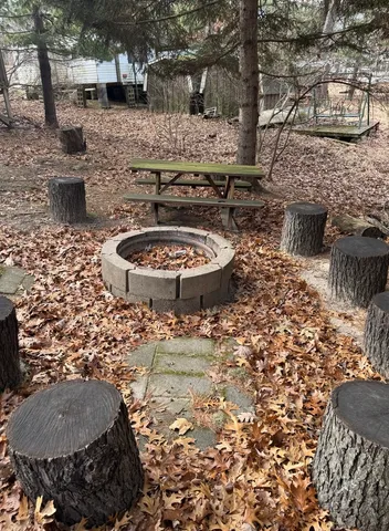 a view of a water fountain