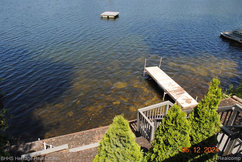 1620 Clark Lake Road Brighton, MI 48114 - Photo 4 of 23