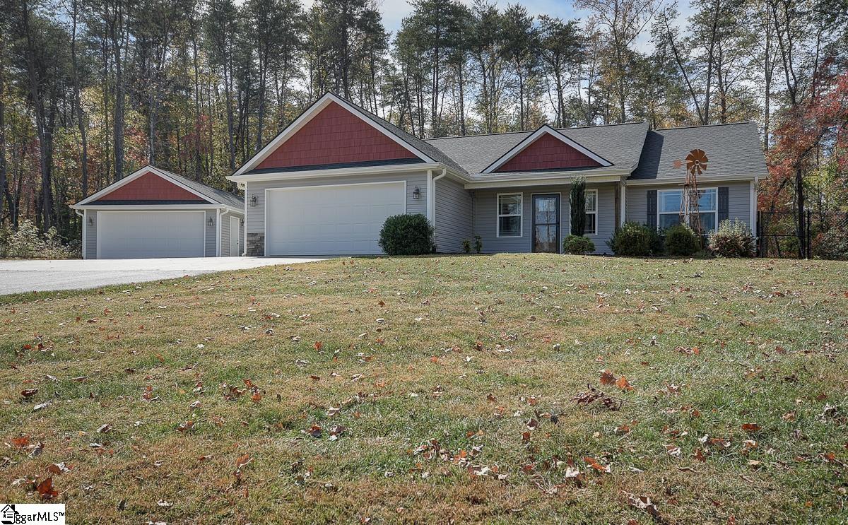 283 Goodwin Road Travelers Rest, SC 29690 - Photo 2 of 33