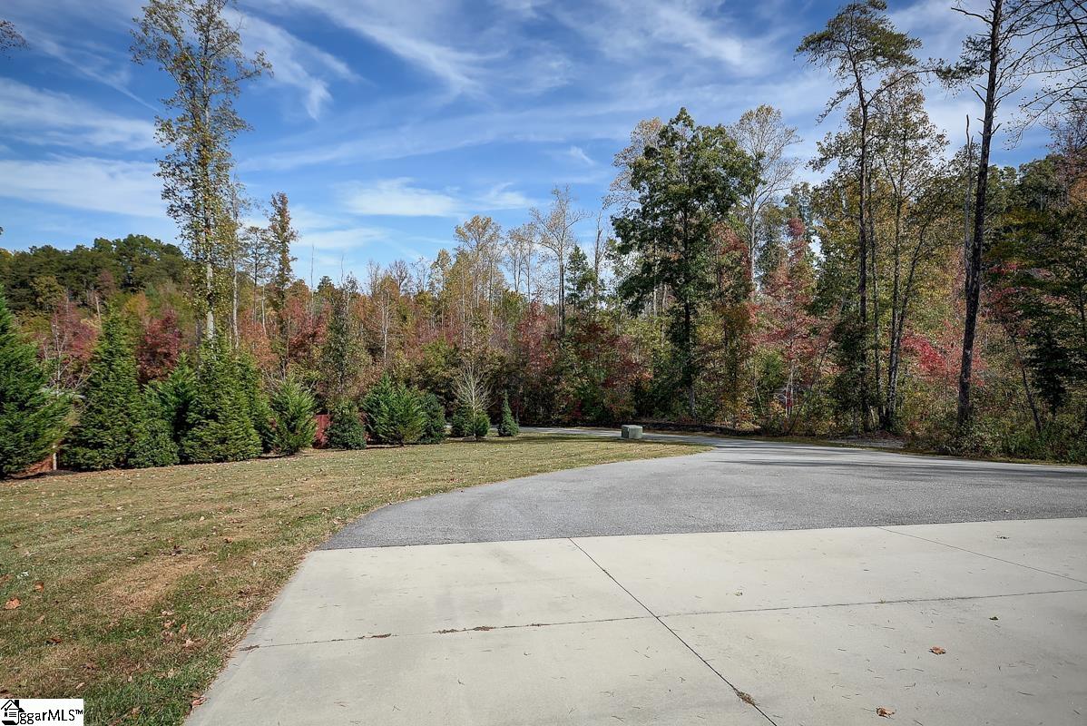 283 Goodwin Road Travelers Rest, SC 29690 - Photo 3 of 33