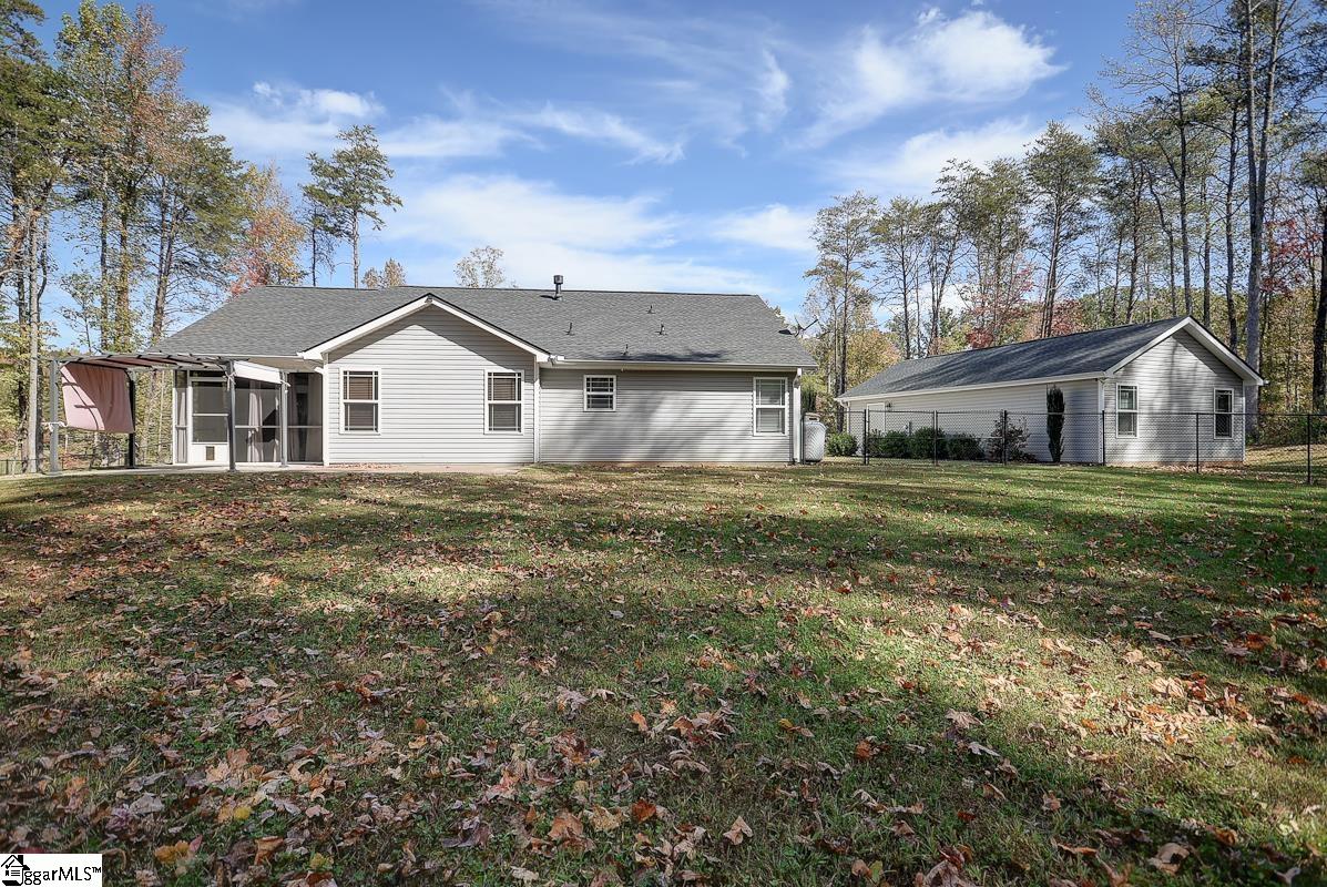 283 Goodwin Road Travelers Rest, SC 29690 - Photo 4 of 33