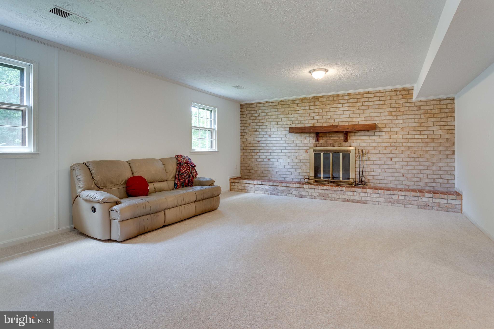 6938 Conservation Drive Springfield, VA 22153 - Photo 13 of 19 Family Room