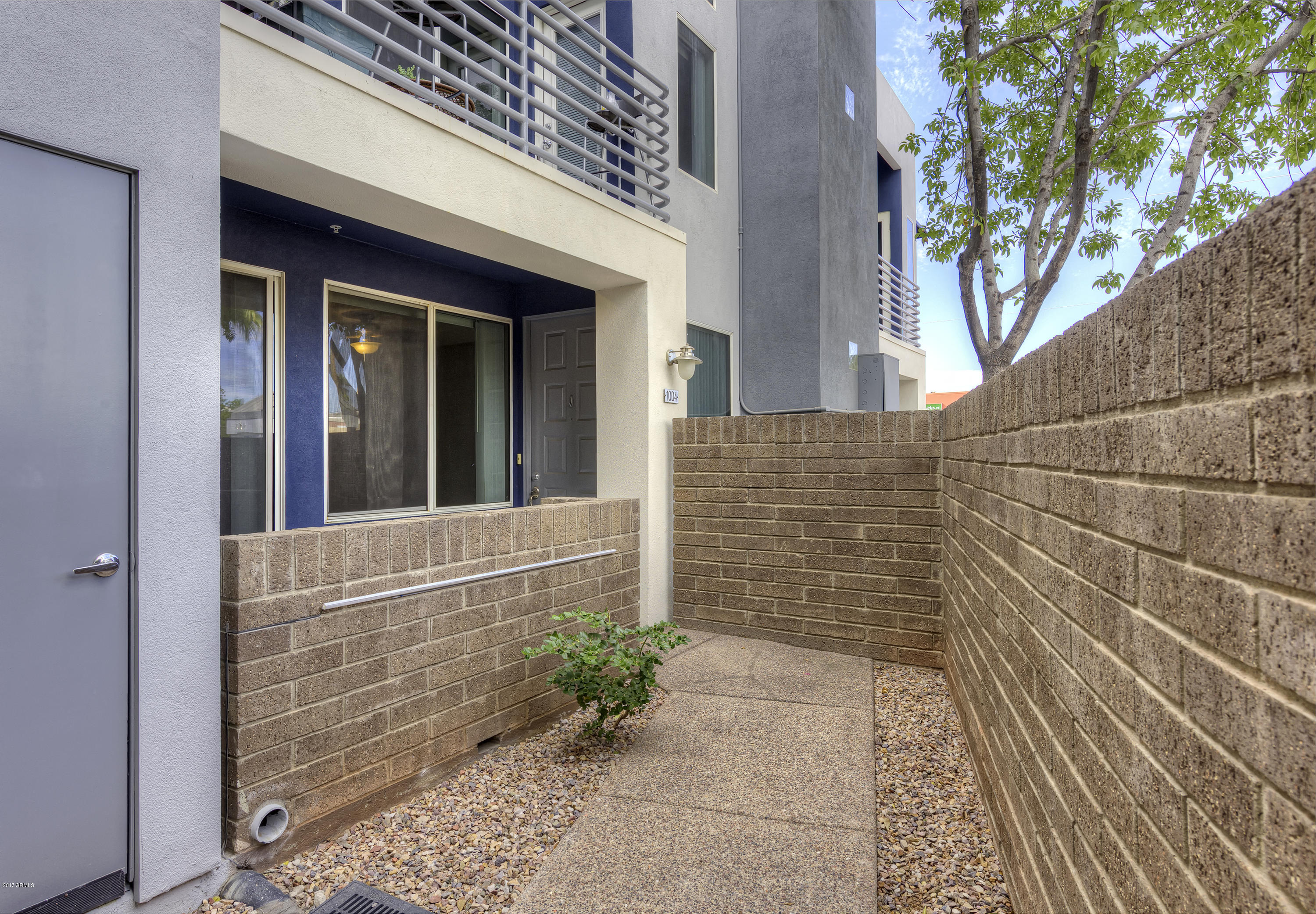 3633 North 3rd Avenue, Unit 1004 Phoenix, AZ 85013 - Photo 17 of 18 Front Walkway