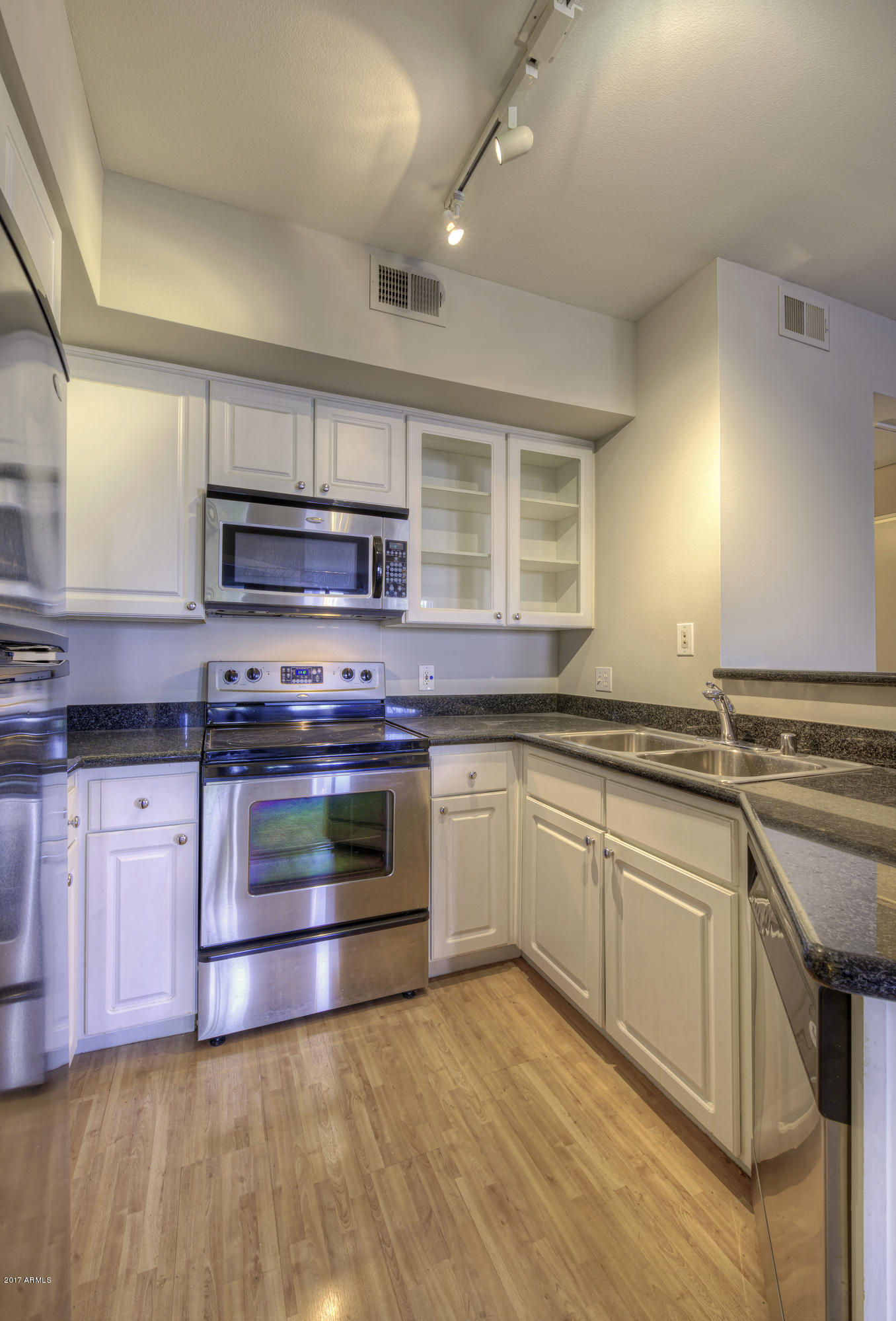 3633 North 3rd Avenue, Unit 1004 Phoenix, AZ 85013 - Photo 6 of 18 Kitchen