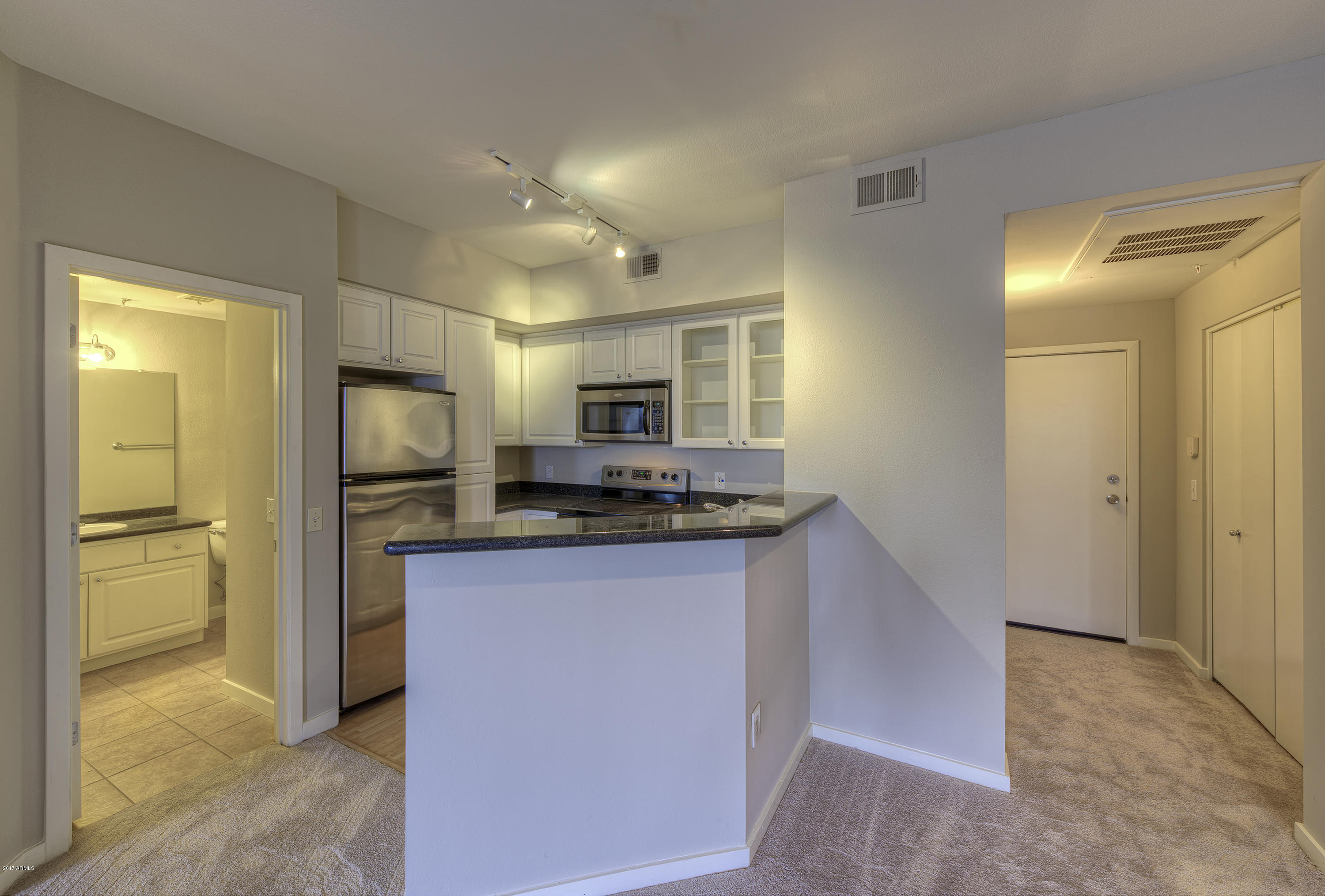 3633 North 3rd Avenue, Unit 1004 Phoenix, AZ 85013 - Photo 7 of 18 Kitchen