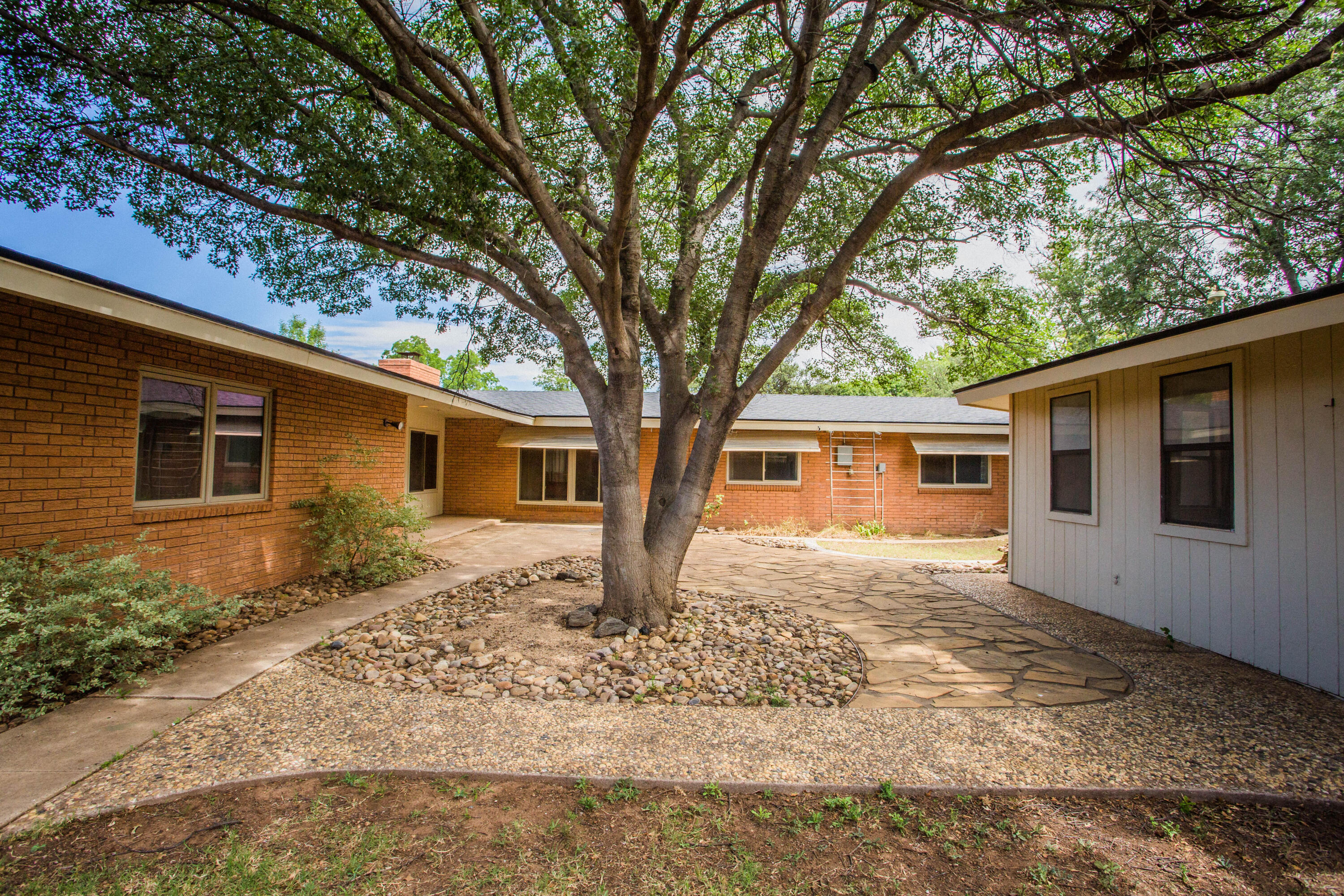 2313 58th Street Lubbock, TX 79412 - Photo 71 of 75 5V2A0172