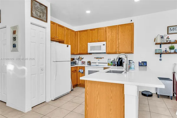 $2,500 | 2905 Crestwood Terrace, Unit 3203, Margate, FL 33063