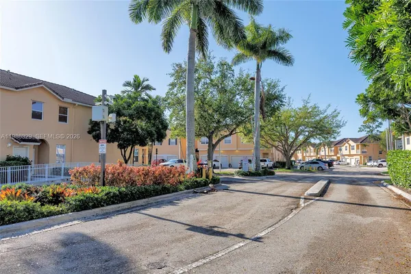 $2,500 | 2905 Crestwood Terrace, Unit 3203, Margate, FL 33063