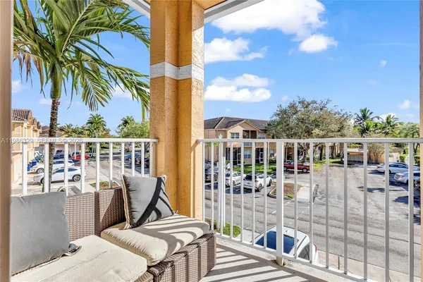 $2,500 | 2905 Crestwood Terrace, Unit 3203, Margate, FL 33063