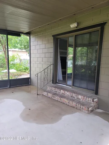 a view of a entrance door of the house