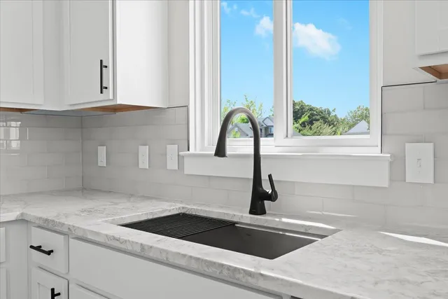 $499,900 | 37642 Scone Court, Livonia, MI 48154