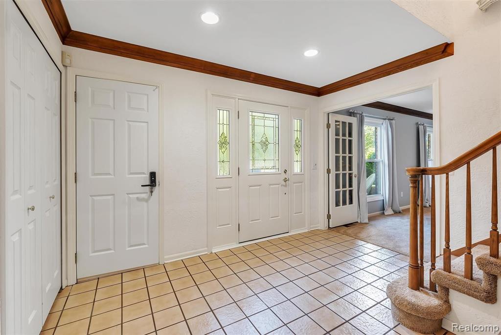 25735 Rutledge Crossing Farmington Hills, MI 48335 - Photo 6 of 53
