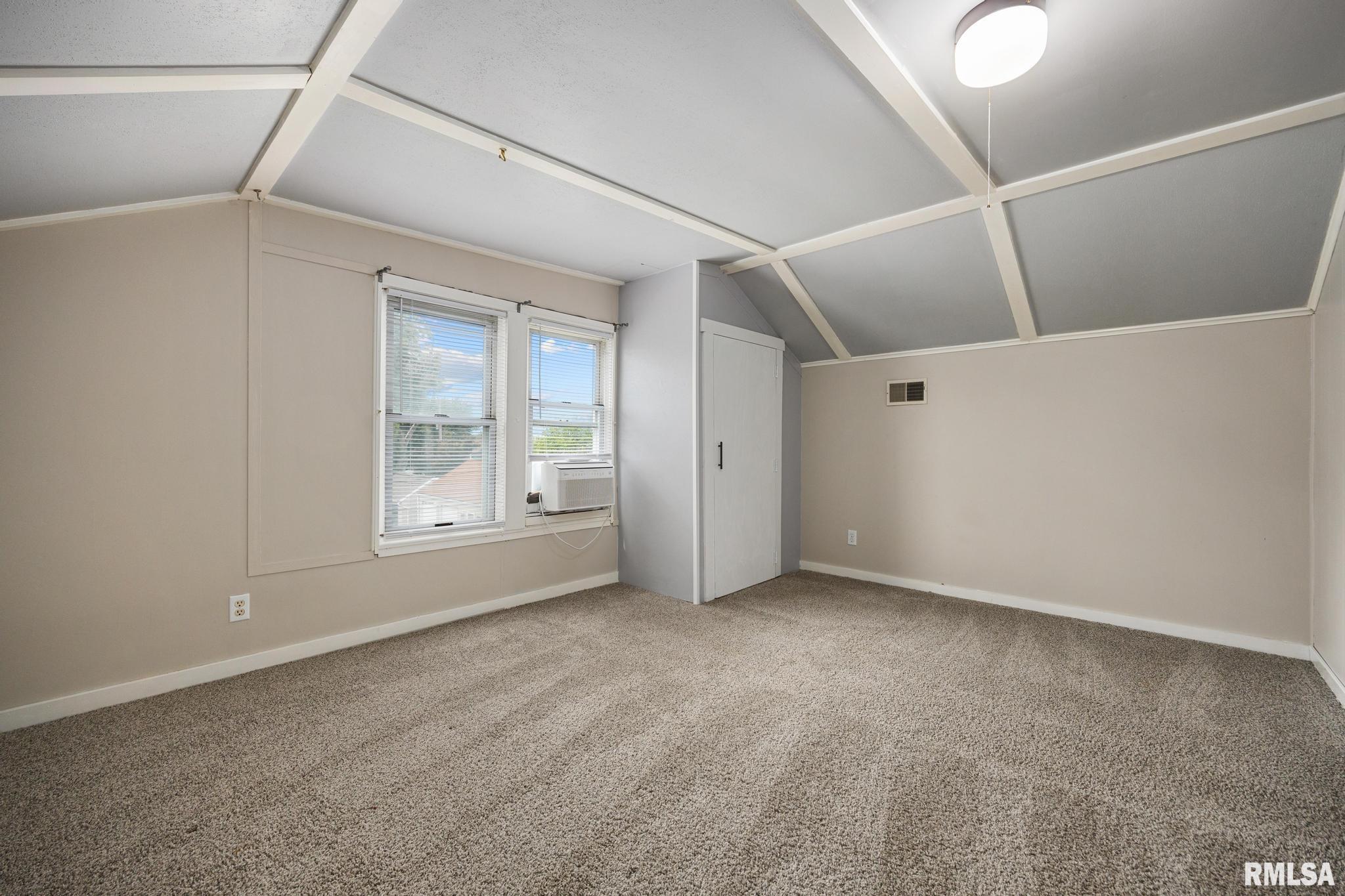 1323 West Circle Road Peoria, IL 61604 - Photo 29 of 43