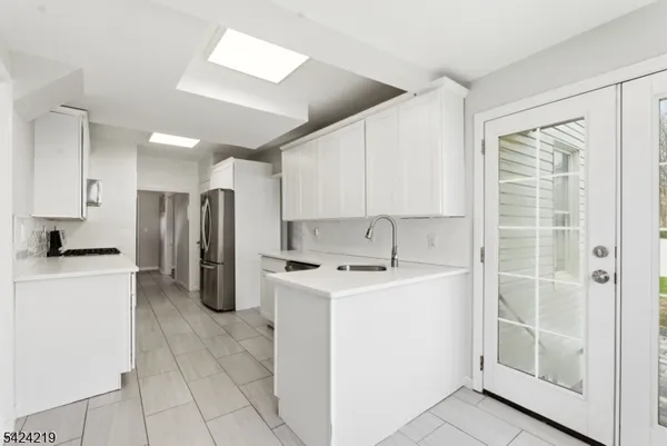 $569,900 | 129 Willow Avenue, Matawan, NJ 07747