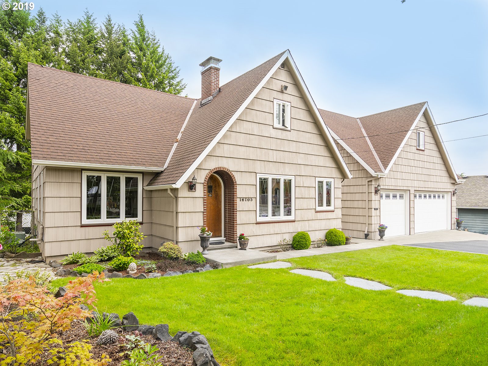16705 Southwest Hart Road Beaverton, OR 97007 - Photo 1 of 32 Gallery Image 1