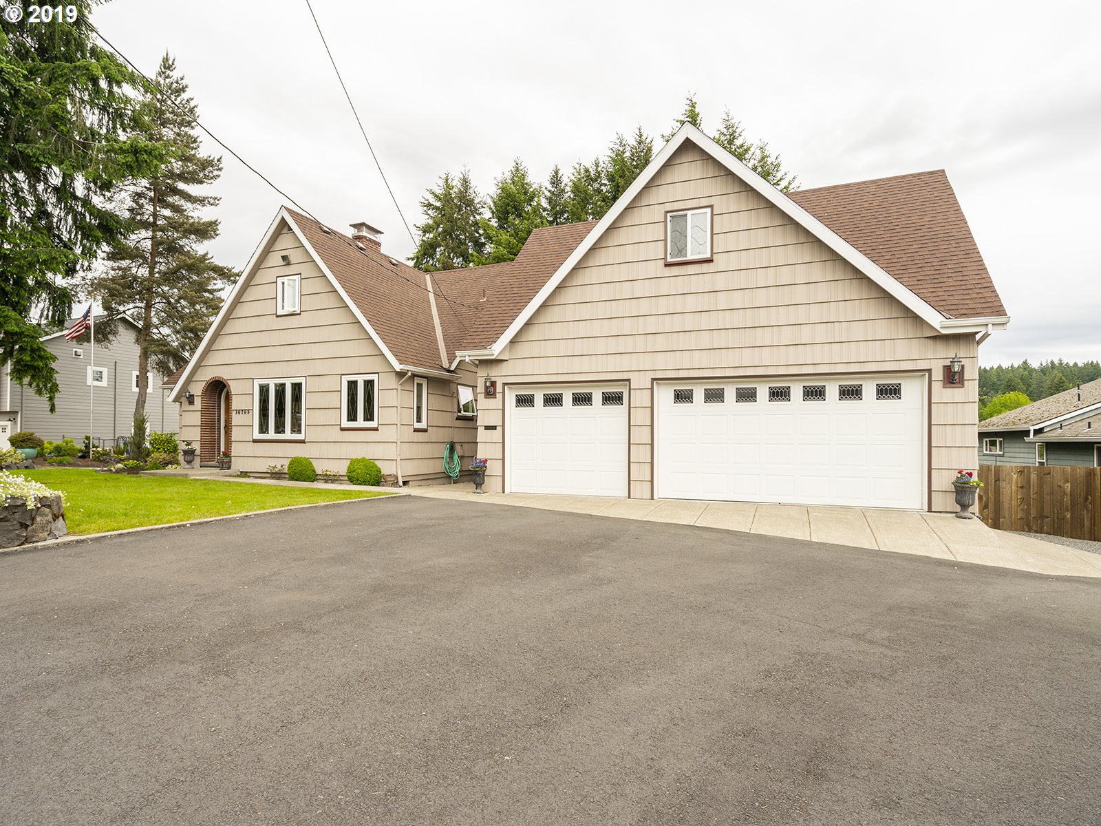 16705 Southwest Hart Road Beaverton, OR 97007 - Photo 2 of 32 Gallery Image 2