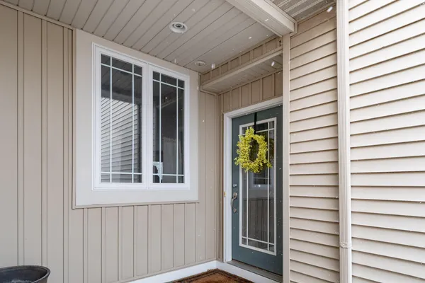 $259,900 | 1361 South Village Circle, Kalamazoo, MI 49009