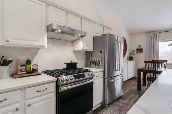 $259,900 | 1361 South Village Circle, Kalamazoo, MI 49009