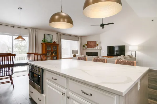 $259,900 | 1361 South Village Circle, Kalamazoo, MI 49009