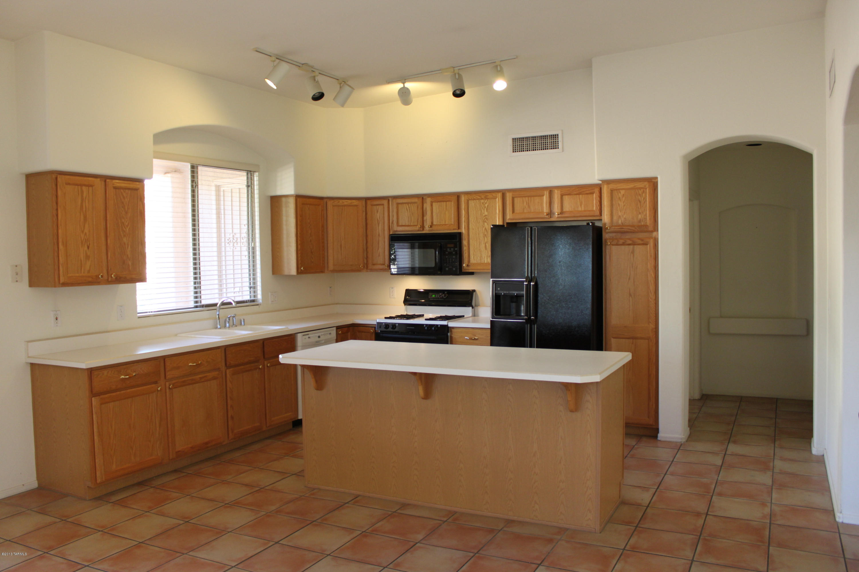 388 West Windowmaker Road Oro Valley, AZ 85737 - Photo 3 of 29 Gallery Image 3