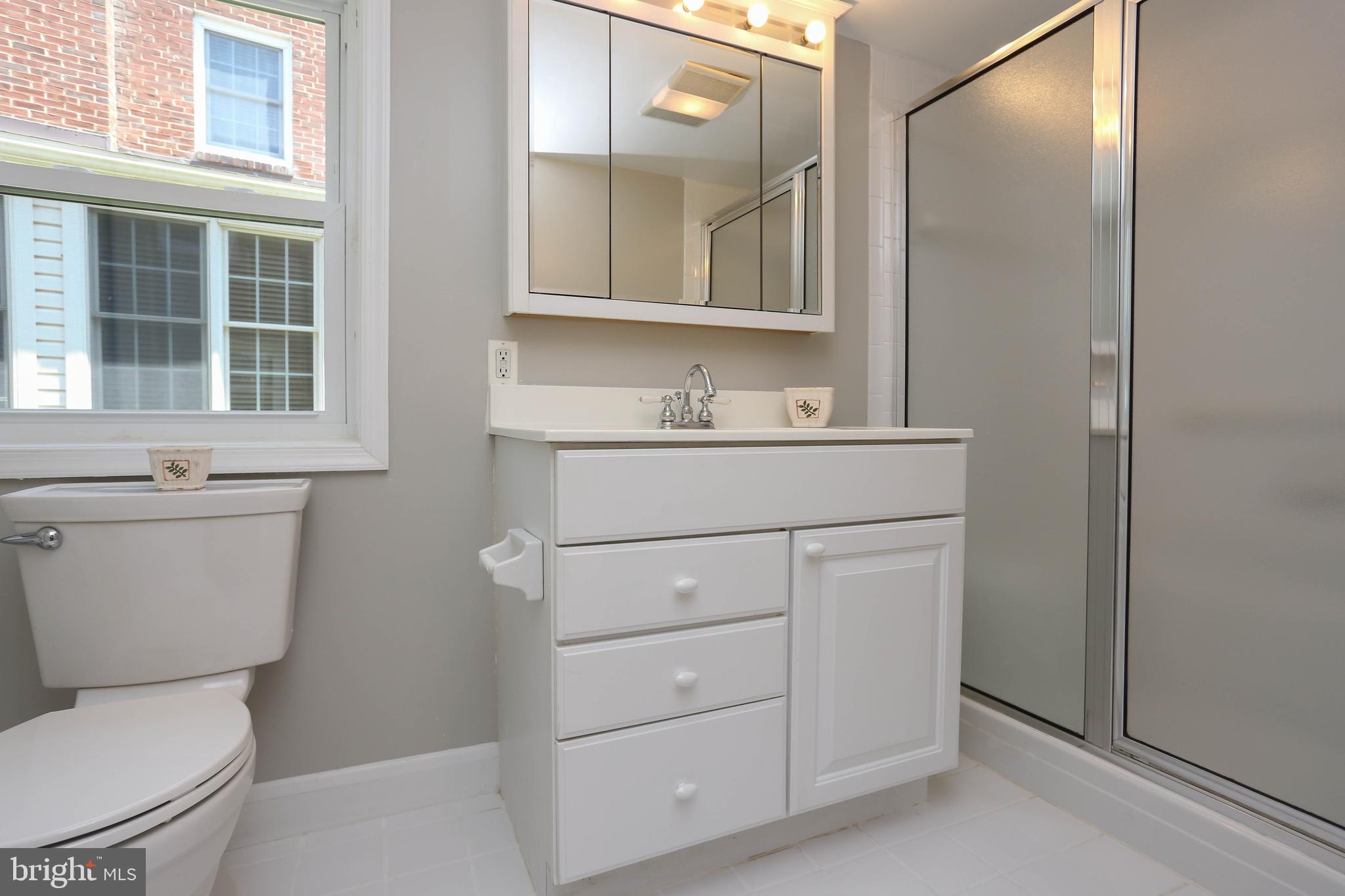 19 Tanglewood Road Baltimore, MD 21228 - Photo 17 of 28 First floor FULL bathroom