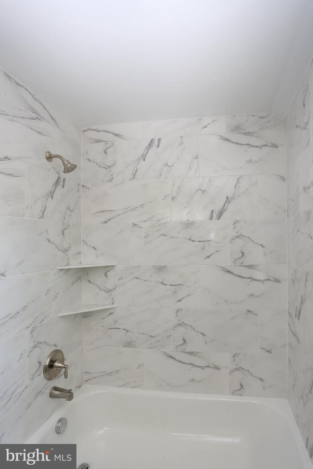 19 Tanglewood Road Baltimore, MD 21228 - Photo 24 of 28 Look at that tile!