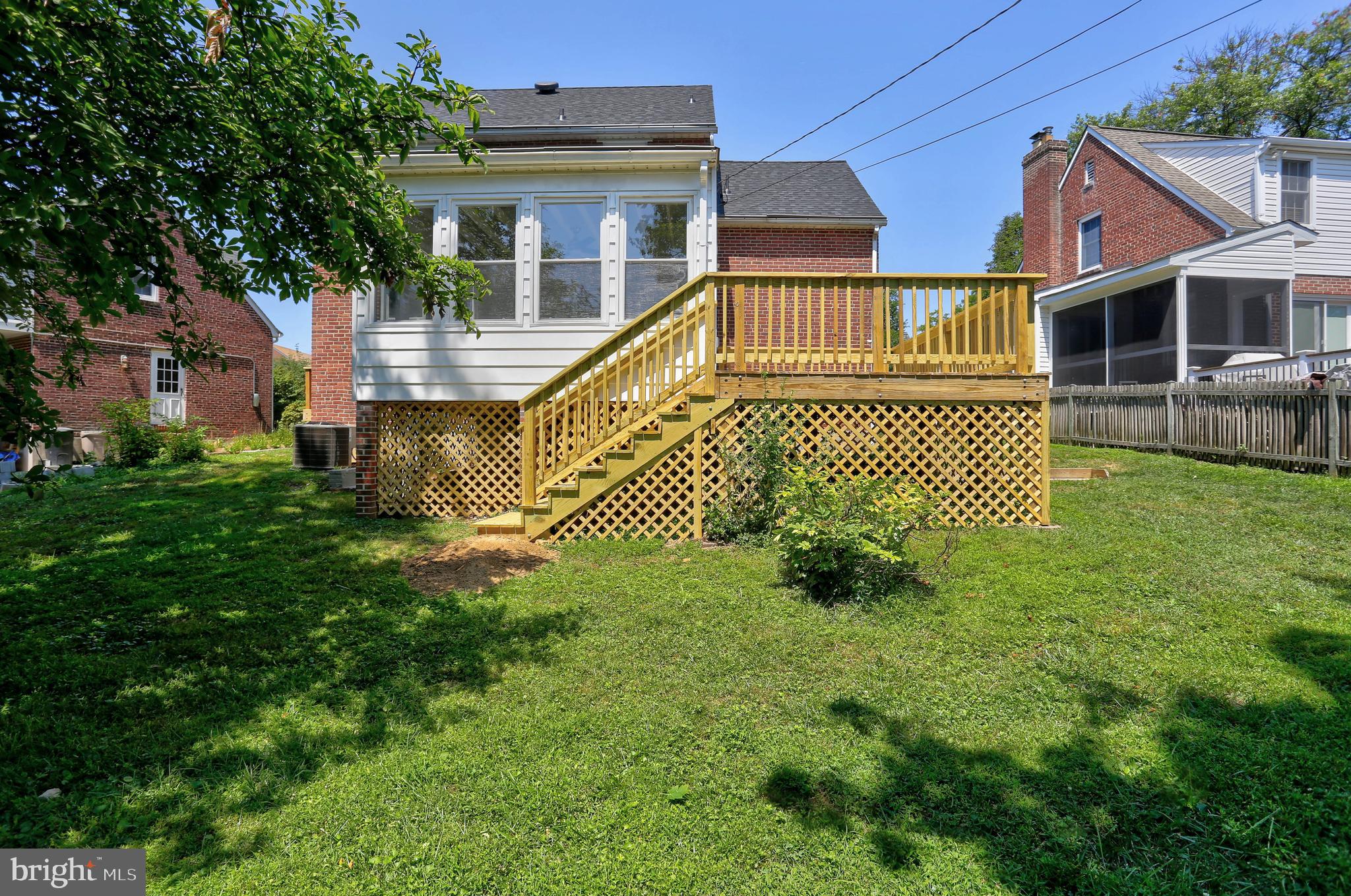 19 Tanglewood Road Baltimore, MD 21228 - Photo 4 of 28 A brand new deck!
