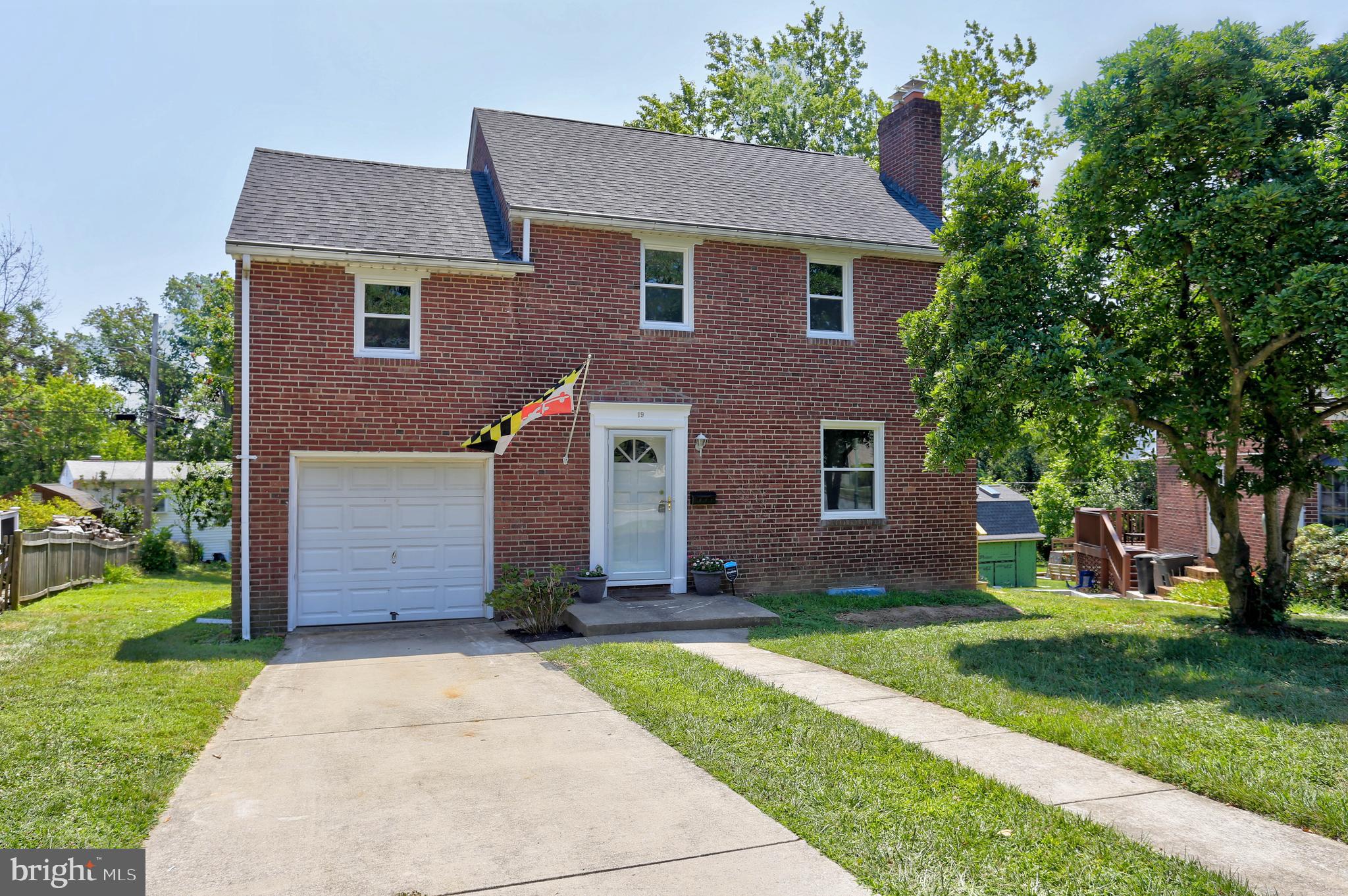 19 Tanglewood Road Baltimore, MD 21228 - Photo 5 of 28 Beautifully renovated brick colonial