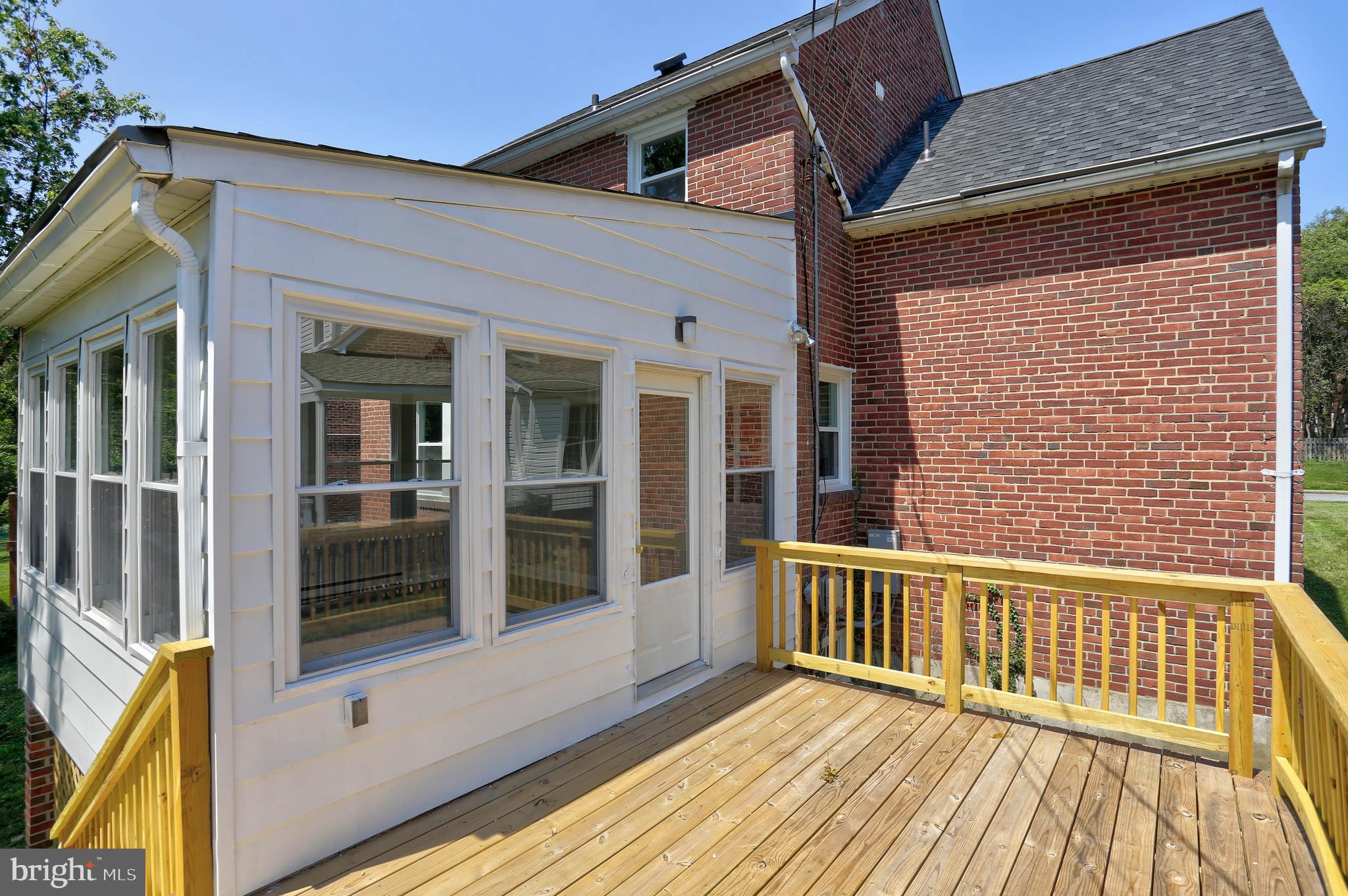 19 Tanglewood Road Baltimore, MD 21228 - Photo 9 of 28 Looking into the sunroom