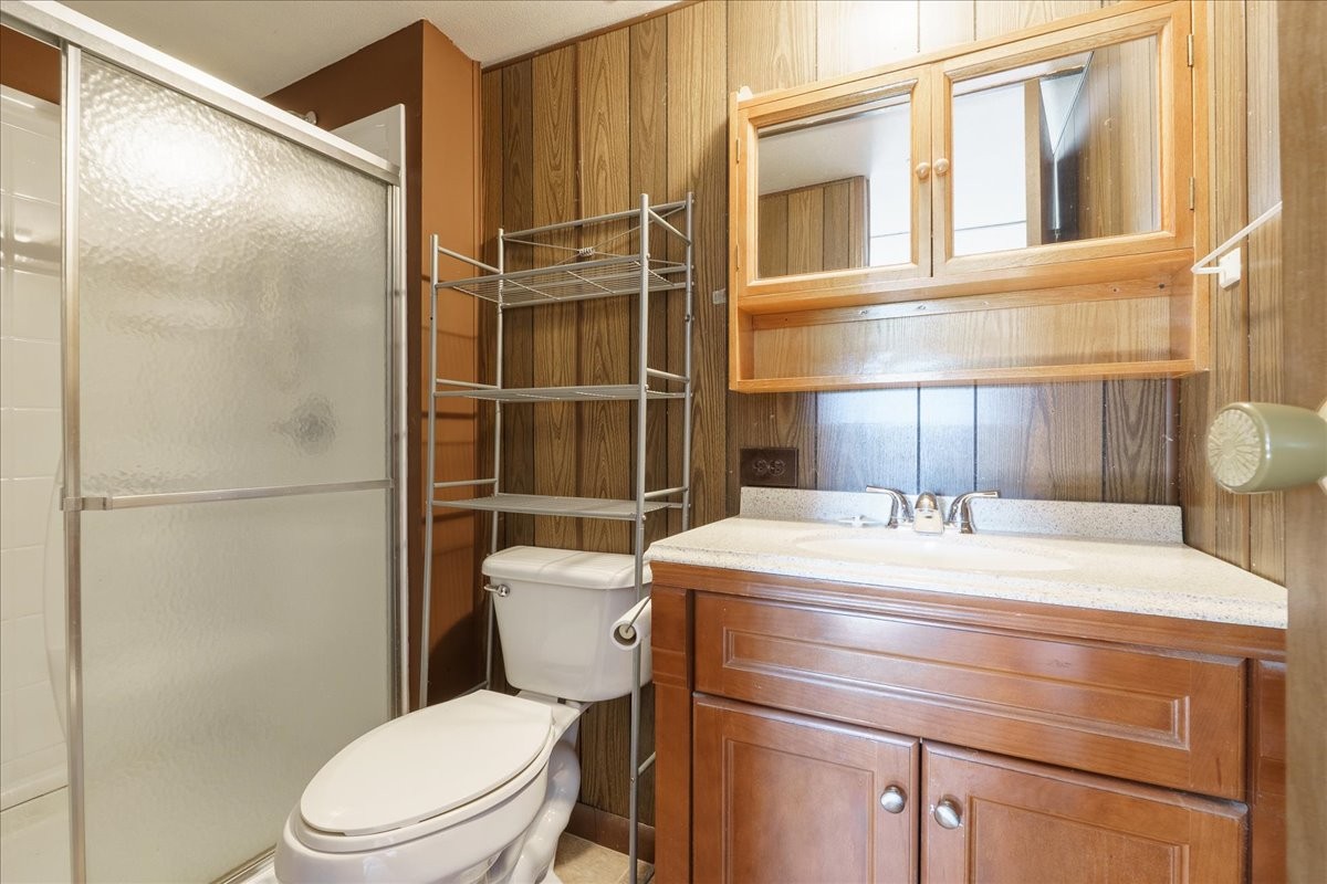 108 Floyd Road Manchester, TN 37355 - Photo 20 of 37 a bathroom with a sink a toilet and shower