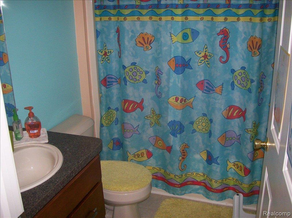448 Otter Run Road Holly, MI 48442 - Photo 9 of 15 Full Bath