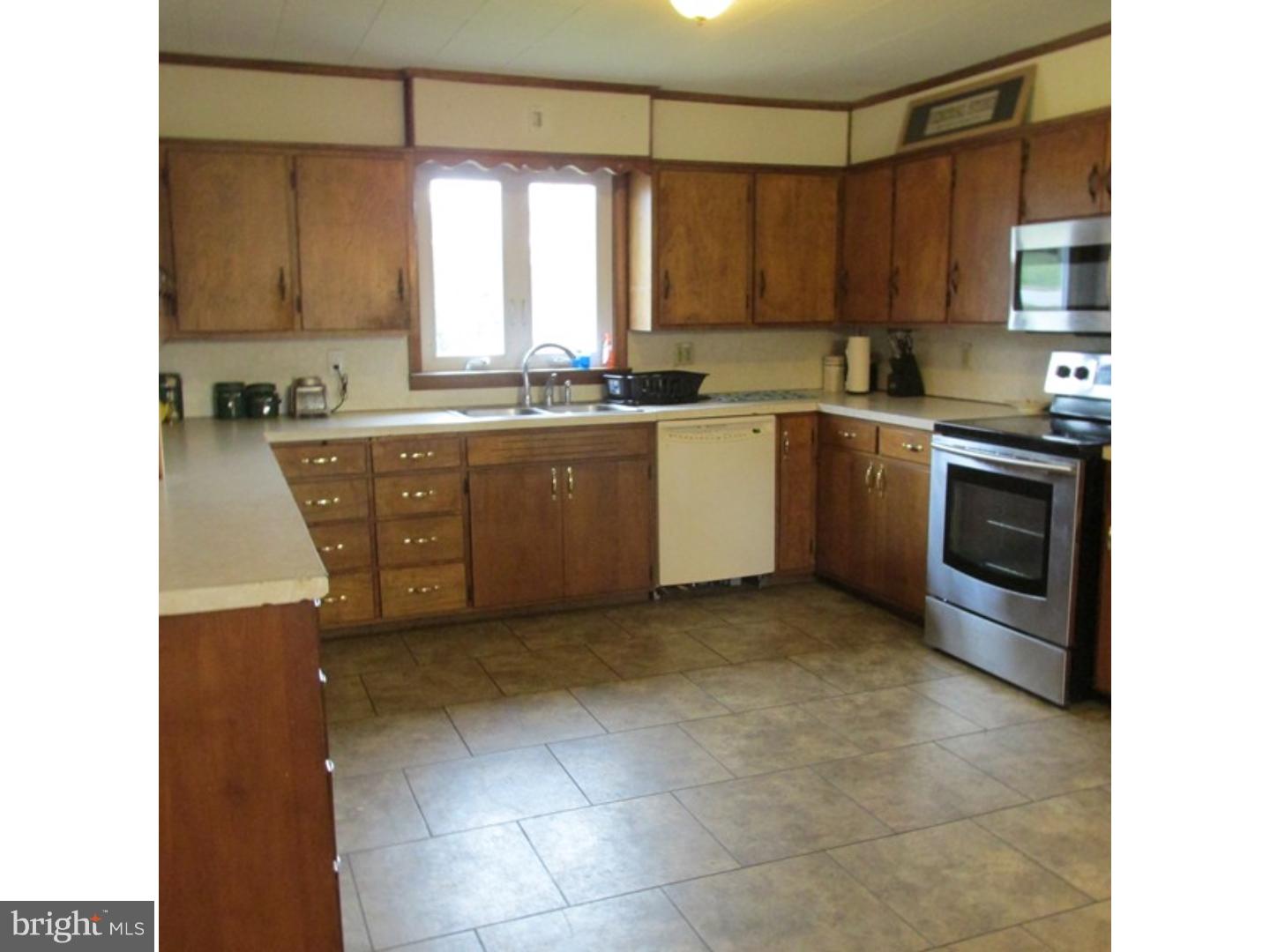 441 Stauffer Road Atglen, PA 19310 - Photo 4 of 25 Kitchen